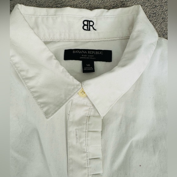 Ruffle-hem white button-up shirt - staple for your wardrobe! - Picture 2 of 2